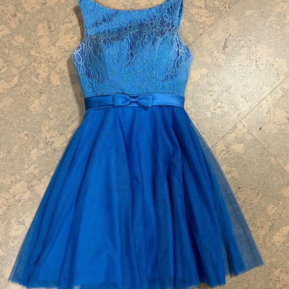 Formal 8-grade Graduation A-Line Lace Chiffon Knee-Length Dress Royal Blue - Picture 1 of 9